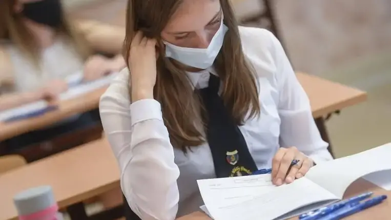 Magyarországon kezdődnek az érettségik, elsőként magyar nyelv és irodalomból vizsgáznak a diákok