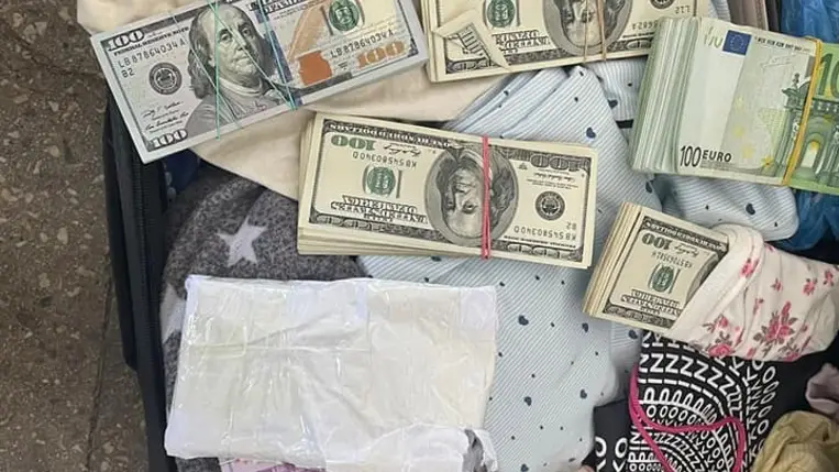 Sok százezer dollár és euró akadt fenn az ukrán vámosok hálóján