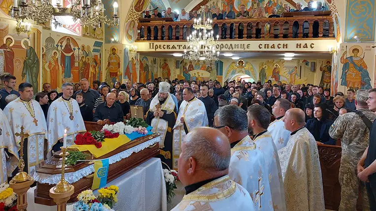 Újabb kárpátaljai halottja van a háborúnak. Popovics Eduardot május 21-én helyezték örök nyugalomra.