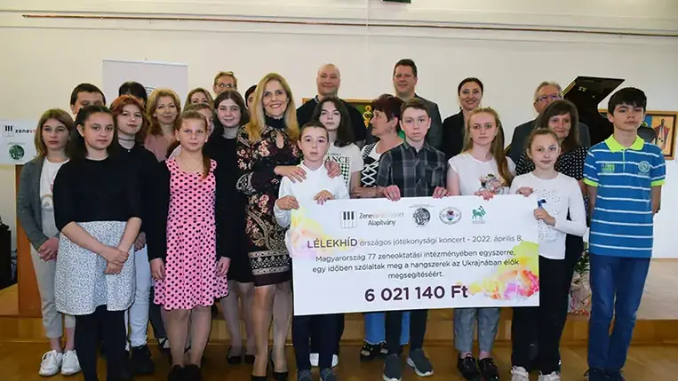 A nagyszabású jótékonysági koncertsorozatnak Várnagy Andrea, Liszt Ferenc- és Budapest Márka-díjas zongoraművész volt a kezdeményezője, aki évekkel ezelőtt Kárpátaljára is elhozta a ZeneVarázslatot. 