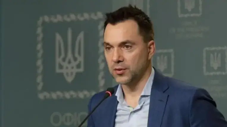 Aresztovics: Megyünk az EU-ba és rengeteg pénzt kapunk az újjáépítésre