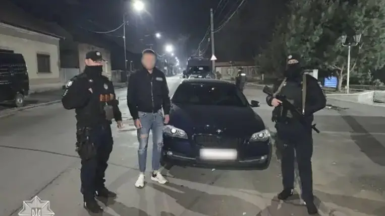 Lefoglaltak egy BMW személygépkocsit Munkácson