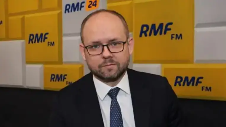 Lengyel külügy: Lengyel katonai gépek nem repülnek Ukrajnába, és egyetlen ukrán gép sem száll le Lengyelországban