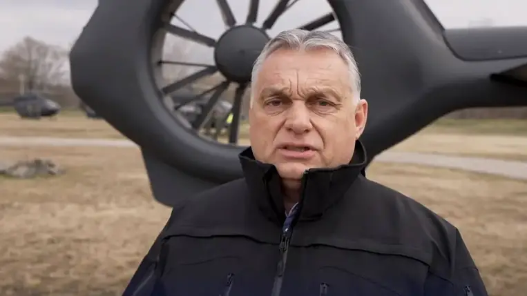 Orbán Viktor felkereste a humanitárius tranzitpontot