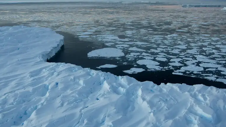 Többévtizedes mélypontjára apadt az antarktiszi jégtakaró februárban
