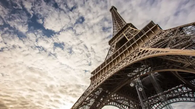 Több méterrel magasabb lett az Eiffel-torony