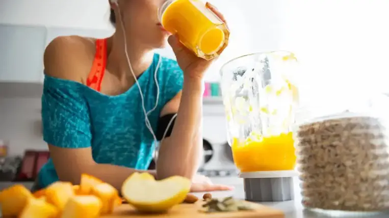 Ezt az 5 italt soha ne fogyaszd fogyókúra alatt: tönkreteszi a diétádat