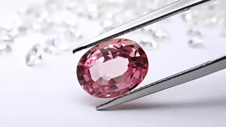 Meglepő országból jelentkeztek be az orosz gyémántkitermelő vállalat helyére