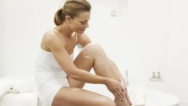 Így ápoljuk a száraz bőrt a lábainkon