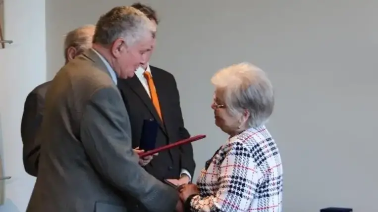 Kárpátaljáról életműdíjban (új nevén: Új Medicus Anonymus Díj) részesült a régiót az eseményen egyedül képviselő dr. Ljách Erzsébet gyermekgyógyász. A gazdag pályát maga mögött tudó doktornő az 1990-es évek elejétől 2012-ig irányította az Ungvári Gyermekrendelőt főorvosként, és ez idő alatt Ungvár főgyermekgyógyásza volt.