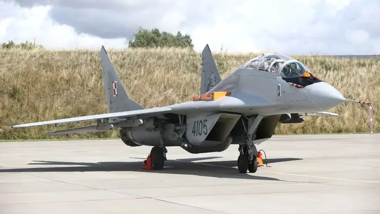 A német szövetségi kormány elutasítja az orosz invázió ellen küzdő ukrán hadsereg képességeinek megerősítését harci repülőgépekkel - tette világossá Olaf Scholz német kancellár szerdán.