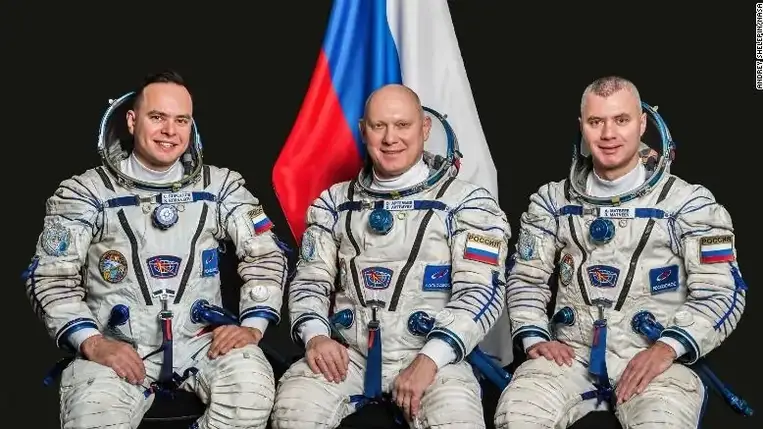 Orosz űrhajósok hozzák vissza az amerikai űrhajóst