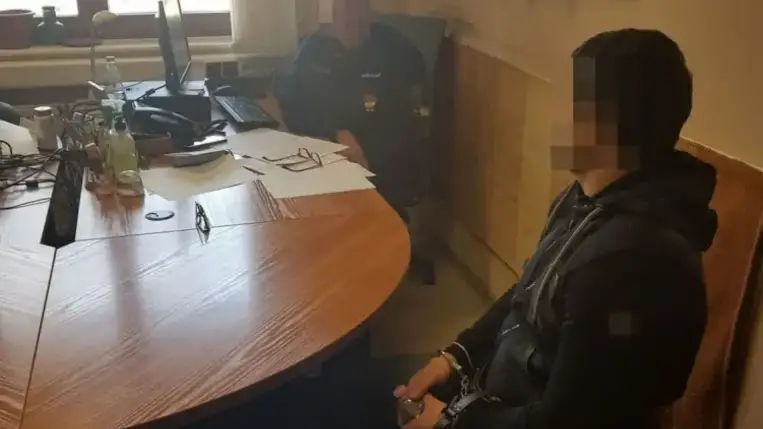 Az Interpol által körözött orosz férfit fogtak el a rendőrök a tiszabecsi határákelőhelyen - közölte a rendőrség honlapján a Szabolcs-Szatmár-Bereg Megyei Rendőr-főkapitányság szombaton.