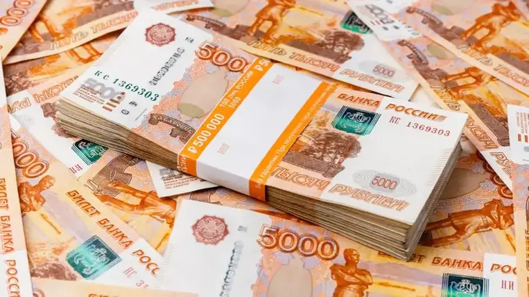 Oroszország nem hajlandó "kompromittált devizában" - így dollárban és euróban - elfogadni a földgázszállítások ellenértékét a barátságtalan országoktól és áttér a rubelelszámolásra - jelentette ki Vlagyimir Putyin orosz elnök a szerdai kormányülésen Moszkvában.