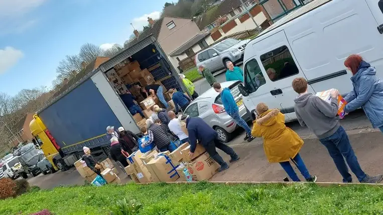 Segélyakció Walesben