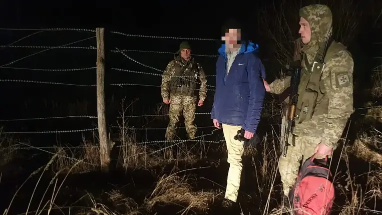 Öt ukrán határsértőt fogtak el a zöld határon a kárpátaljai határőrök 