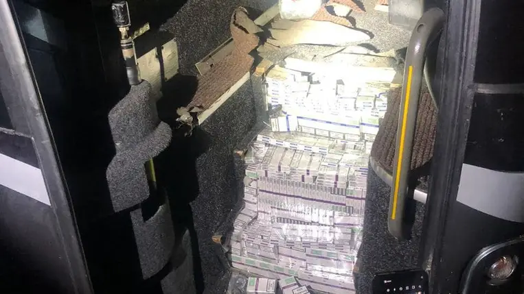 Több mint 150 ezer doboz cigarettát akart átvinni az asztélyi határon. Fotó: Kárpátaljai Vámhivatal