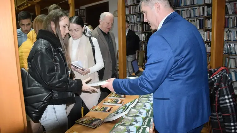 Könyvbemutató a Rákóczi Főiskolán: Kárpátalja magyar szemmel – ukránul. Fotó: Kovács Elemér