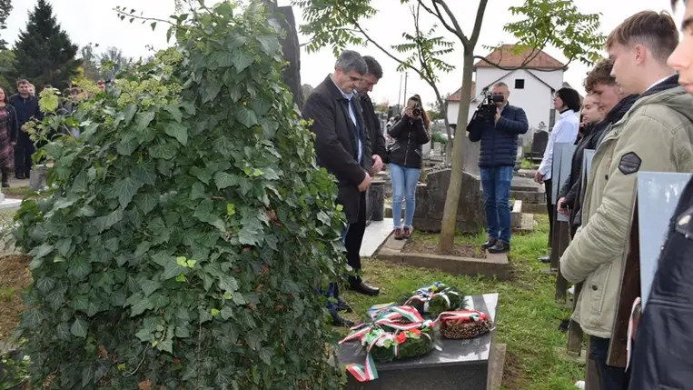 Az 1944-es beregszászi légitámadás áldozataira emlékeztek. Fotó: Kovács Erzsébet
