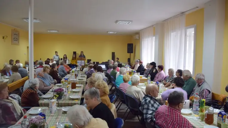 Szépkorúak délutánja Beregszászon (Fotó: Kovács Elemér)