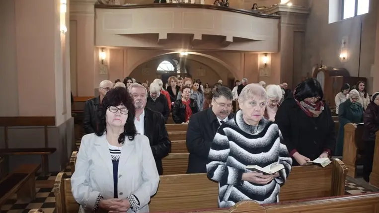 Ökumenikus istentisztelet és koszorúzás Huszton. Fotó: Kovács Elemér