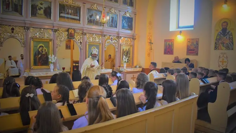 Jubileumi tanévnyitó Karácsfalván. Fotó: facebook.com/sztojkaliceum/