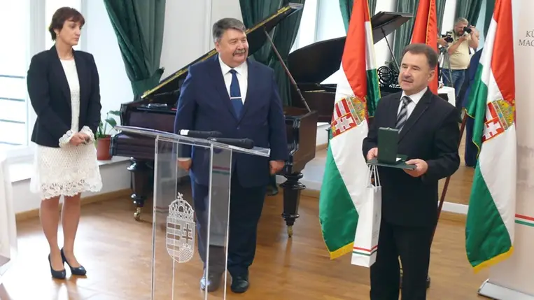 Magas állami kitüntetésben részesültek földijeink