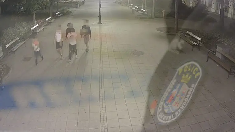 Öt gyerek rabolt ki egy hajléktalant 