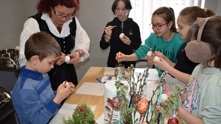 Nyílt nap és kézművesfoglalkozás a Munkácsy Mihály Magyar Házban. Fotó: Kárpátinfo/Kovács Erzsébet