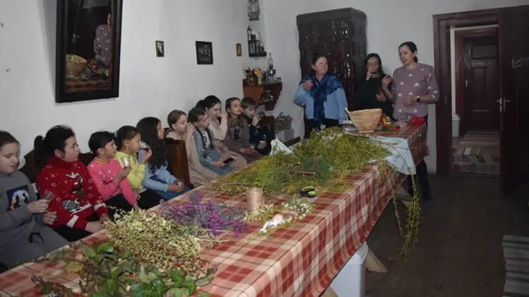 Ünnepváró a Nagyberegi Tájházban - Húsvéti kopogtató.