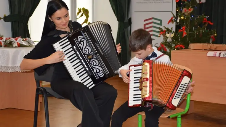 Ünnepváró koncert a Tulipán Tanodákban. Fotó: Kárpátinfo/Kovács Erzsébet