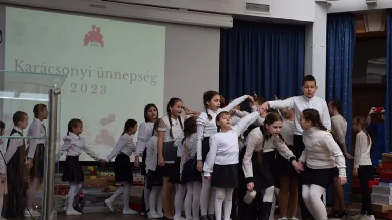 A KMNE évzáró és karácsonyváró ünnepsége Beregszászon - Közösségben, szeretetben. Fotó: Kárpátinfo/Kovács Erzsébet