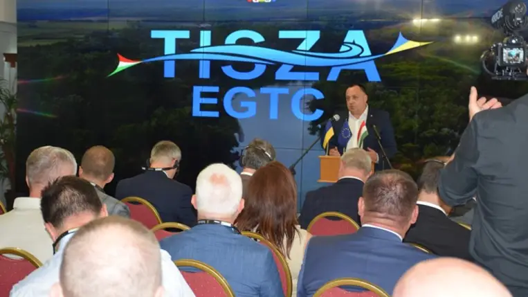 Magyar Levente, Magyarország Külgazdasági és Külügyminisztériumának parlamenti államtitkára a Beregszász mellett fekvő Makkosjánosiban. Fotó: Kárpátinfo/Kovács Elemér