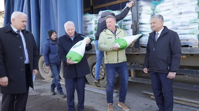 Kukoricavetőmaggal segítik kárpátaljai sorstársaikat a magyar gazdák.