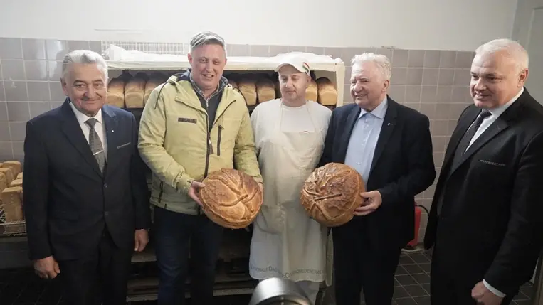 Kukoricavetőmaggal segítik kárpátaljai sorstársaikat a magyar gazdák.