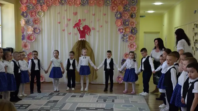 Édesanyák ünnepe a Frangepán Gimnázium beregszászi bázisóvodájában. Fotó: Kárpátinfo/Kovács Erzsébet