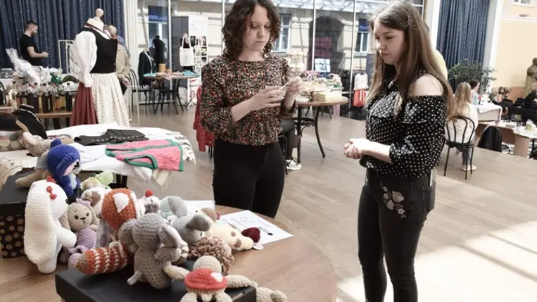 Kettő az egyben: karriernap és öregdiák expo a Rákóczi Főiskolán. Fotó: Kárpátinfo/Kovács Elemér