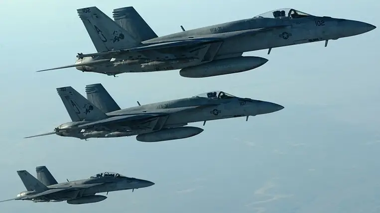 Finnország felajánlja Ukrajnának F-18-as vadászrepülőgépeit, amelyeket hamarosan a modernebb F-35-ös típusra cserélnek le. 