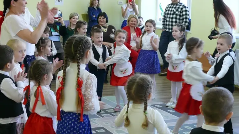 Farsangolás a P. Frangepán Katalin Gimnázium beregszászi bázisóvodájában. (Fotó: Kárpátinfo/Kovács Erzsébet)