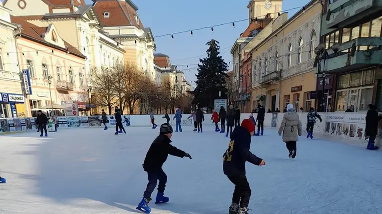 Korcsolyáztak a Sámuel Alapítvány gyerekei