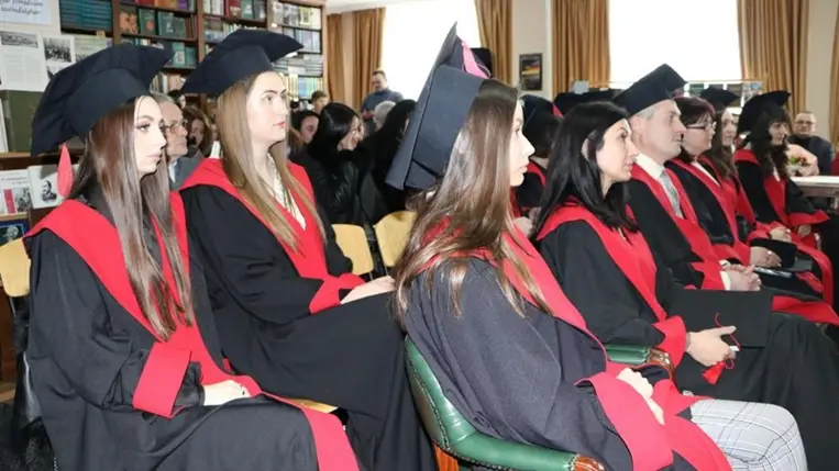 Diplomaátadó az Ungvári Nemzeti Egyetem Ukrán–Magyar Oktatási–Tudományos Intézetében