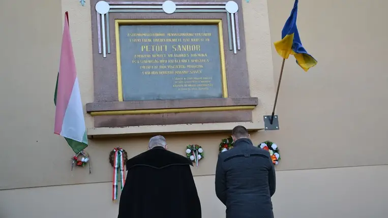 Petőfi Sándor születésének 200. évfordulójára emlékeztek Badalóban!