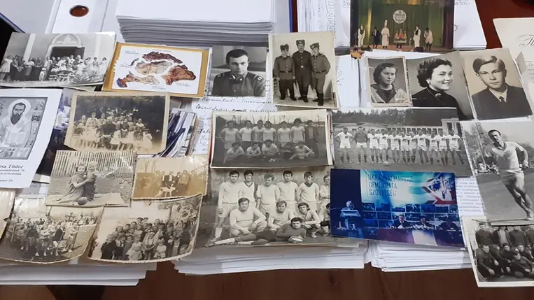 Sajátos korrajz Bakancsos László szemével. (Fotó: Szemere Judit)