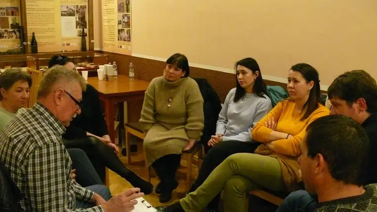 Helyi összekötők találkozója a Kárpátaljai Magyar Nagycsaládosok Egyesületében. (Fotó: Kovács Erzsébet)