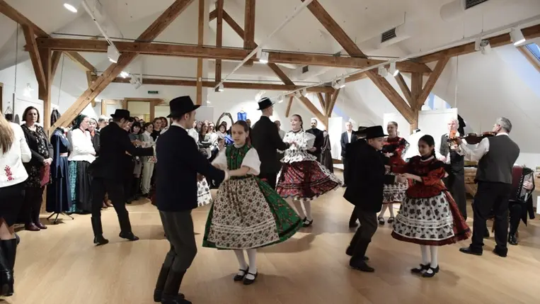 Népviseletkiállítás a Munkácsy Mihály Magyar Házban. Fotó: Kovács Erzsébet