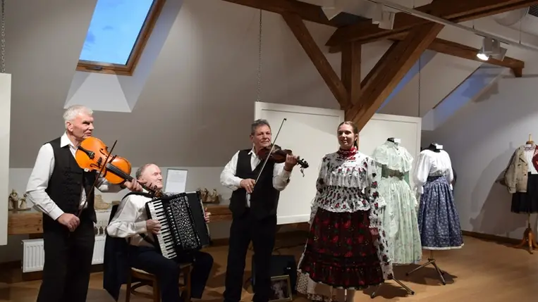 Népviseletkiállítás a Munkácsy Mihály Magyar Házban. Fotó: Kovács Erzsébet