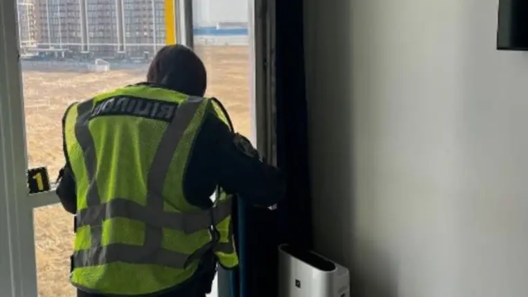 Ukrajnában egy nő kidobta két hónapos fiát az ablakon: a baba meghalt. (Fotó: t.me/andrii_nebytov)