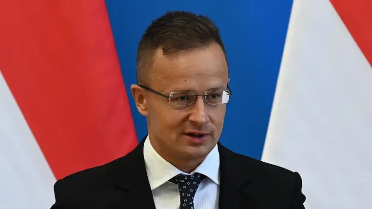 Szijjártó: Magyarország nem támogatja Ukrajna EU-tagságát, amíg a kárpátaljai magyar iskolák veszélyben vannak