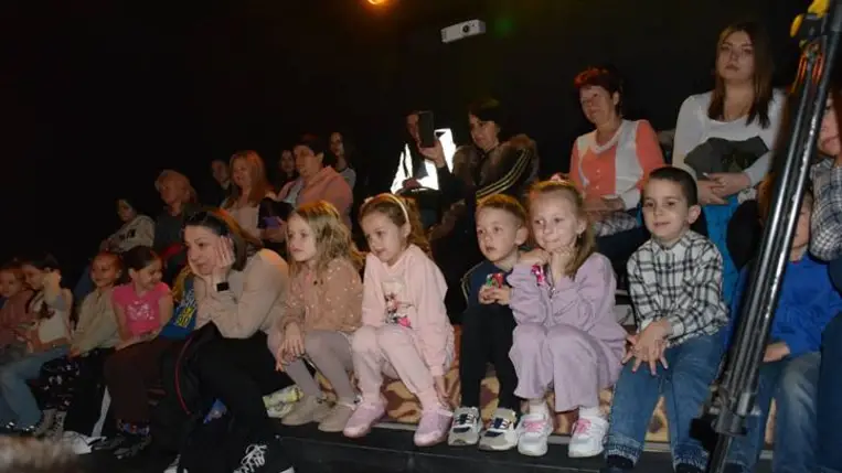 Meseelőadás a Kárpátaljai Megyei Magyar Drámai Színházban - Ugri meg Bugri. Fotó: Kárpátinfo/ Kovács Erzsébet