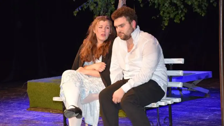 Színházi előadás Beregszászon - Május, virágzás, életöröm. Fotó: Kárpátinfo/ Kovács Elemér